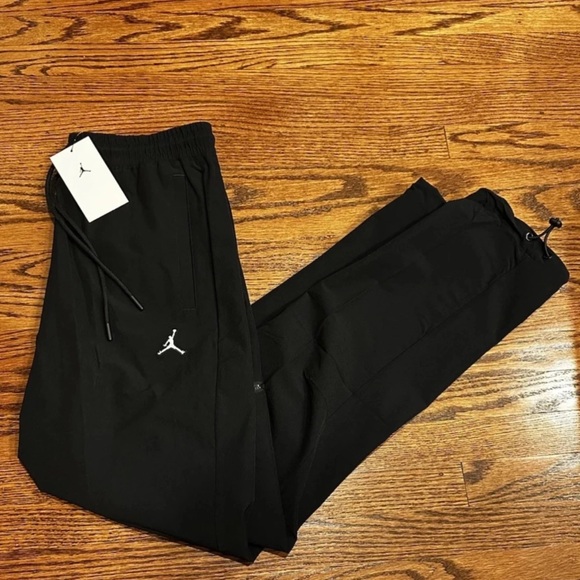 Nike Jordan Essentials Woven Pants Mens Medium Black Open Hem Bungee DQ7509-010